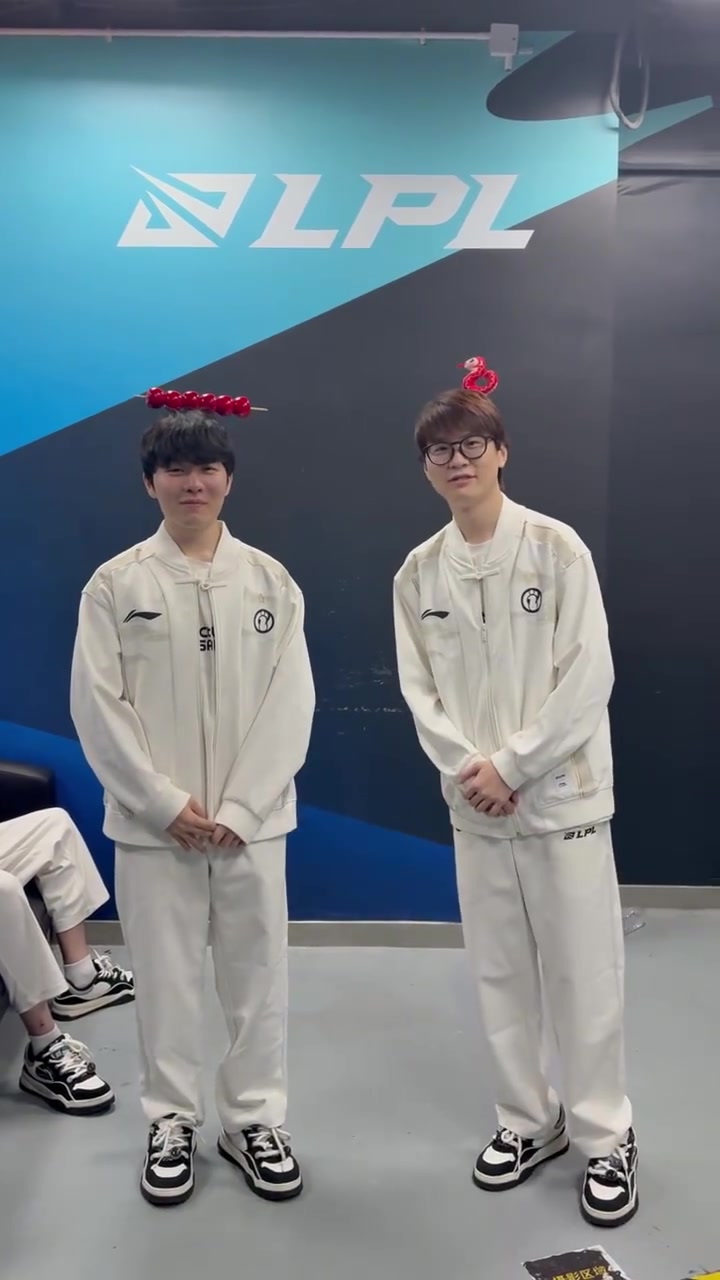 j9九游真人游戏第一品牌登录入口来自iG的赛后问候：嘿！看iG比赛辛苦了👍