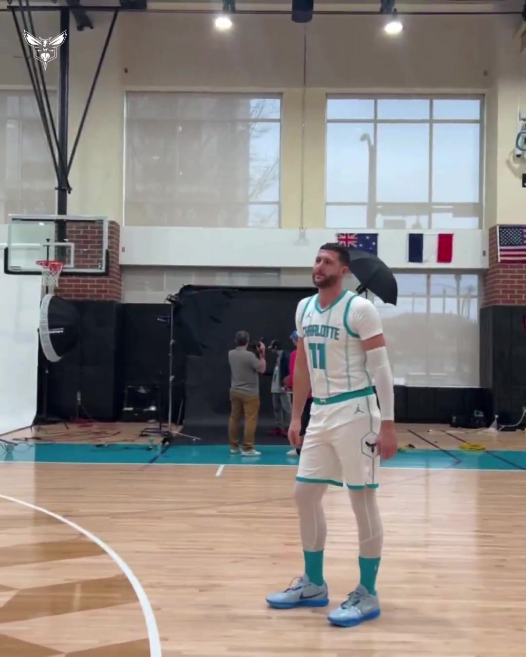 j9九游真人游戏第一平台😛他还是那么爱投三分！努尔基奇试射三分：三球……就是我！