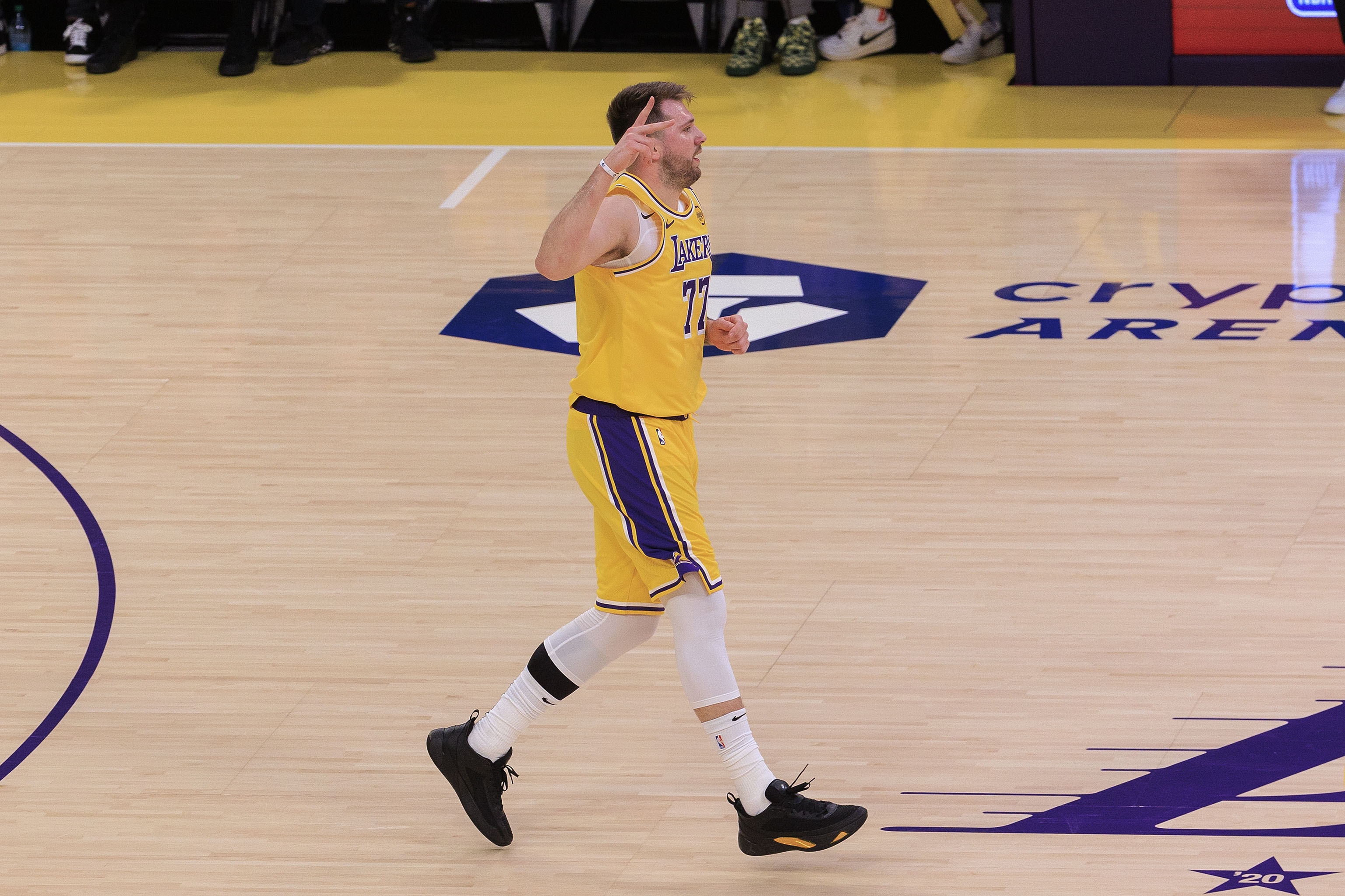 j9九游真人游戏第一品牌登录入口克内克特谈东契奇：他的传球太疯狂了 很兴奋和他一起打球