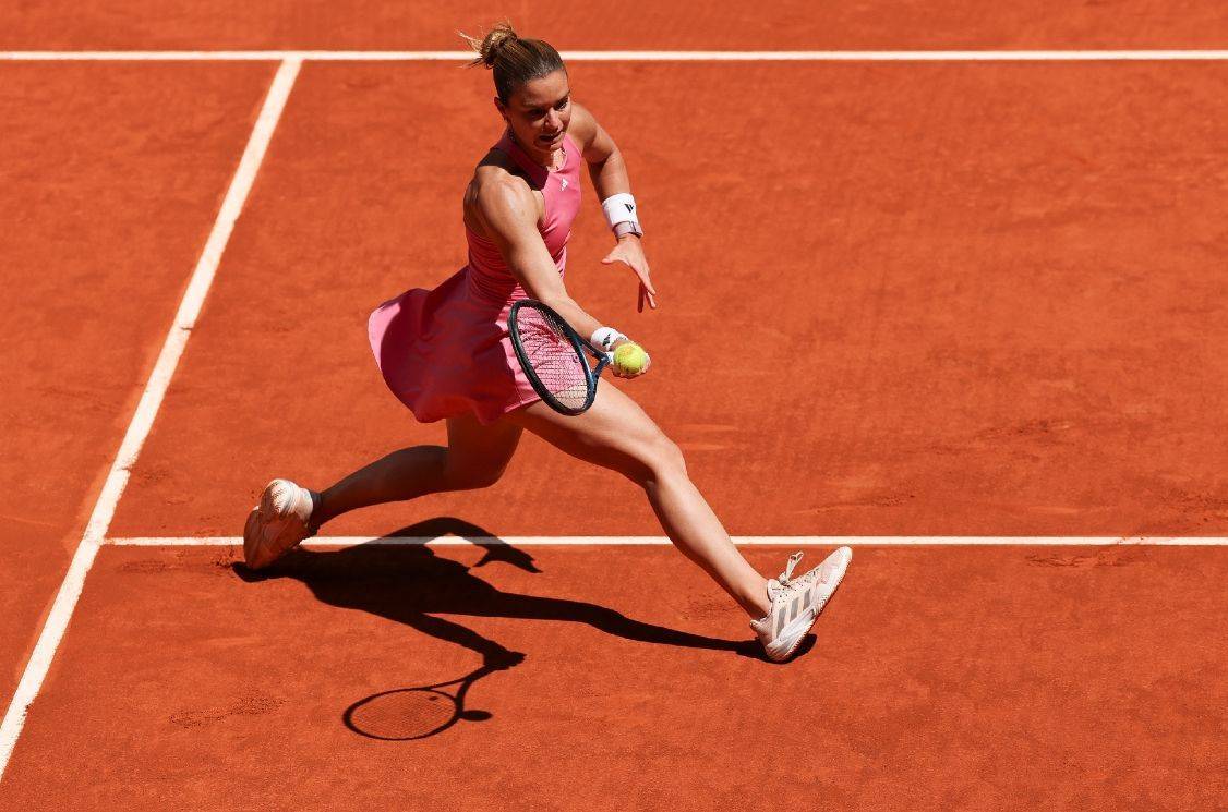 WTA马德里赛战报，中国金花仅剩郑钦文1人，前世界第一首轮出局