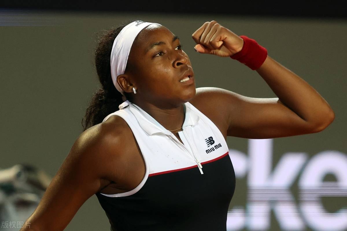 不该责怪郑钦文，球迷一针见血指出，这次无缘晋级罗马站决赛原因