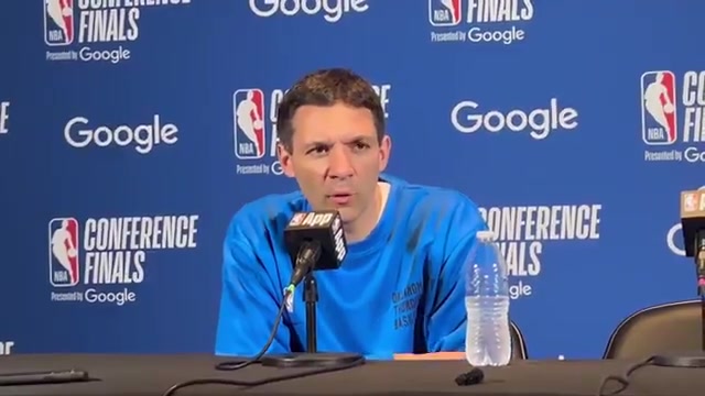 九游会j9官网真人游戏第一品牌尴尬！戴格诺特赛后发布会充斥着森林狼球迷的呐喊和嚎叫